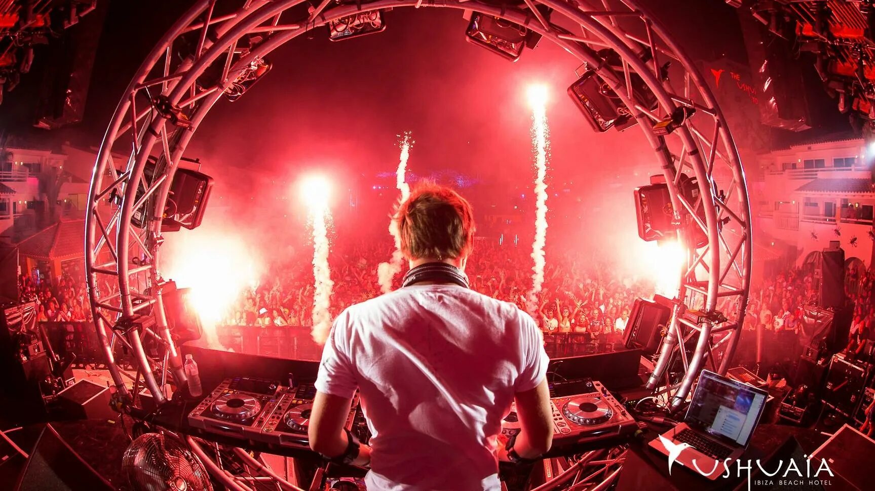 Hardwell follow the light