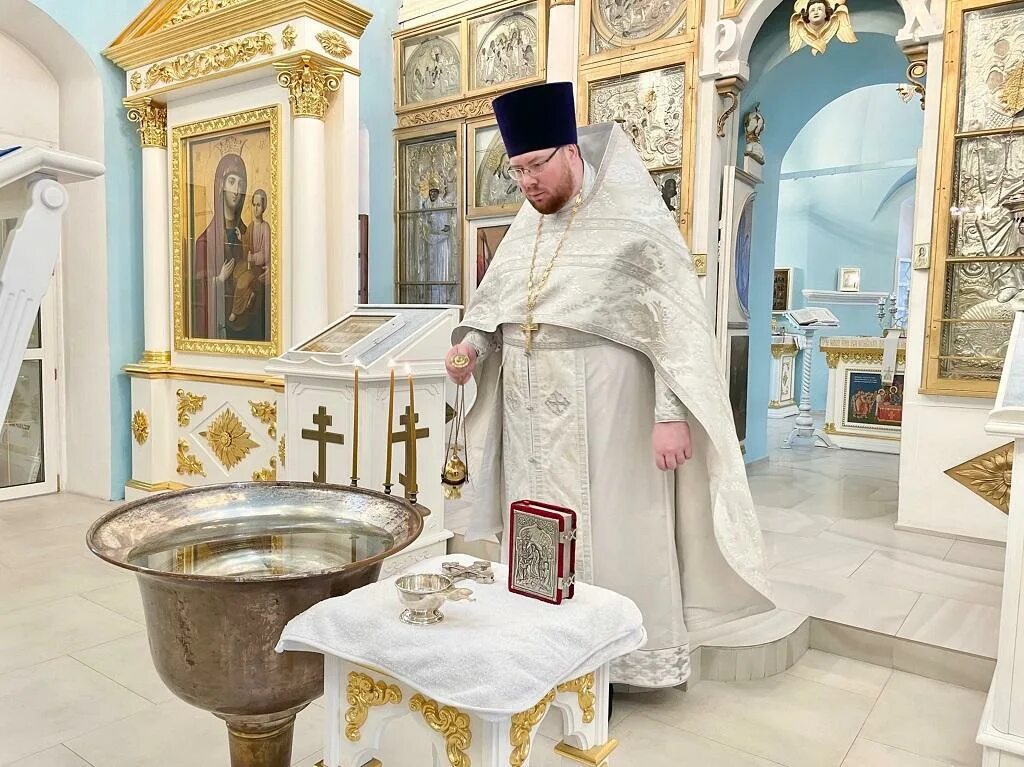 Патриаршее служение в Храме Христа Спасителя в Крещенский Сочельник / Фотоальбом