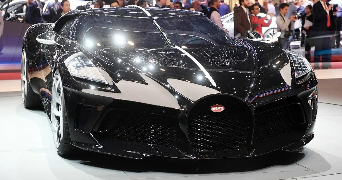 Самые дорогие машины в мире 2024 цены. Машина Bugatti la voiture noire. Бугатти Bugatti la voiture noire. Бугатти 1000000. Бугатти за 11 млн евро.