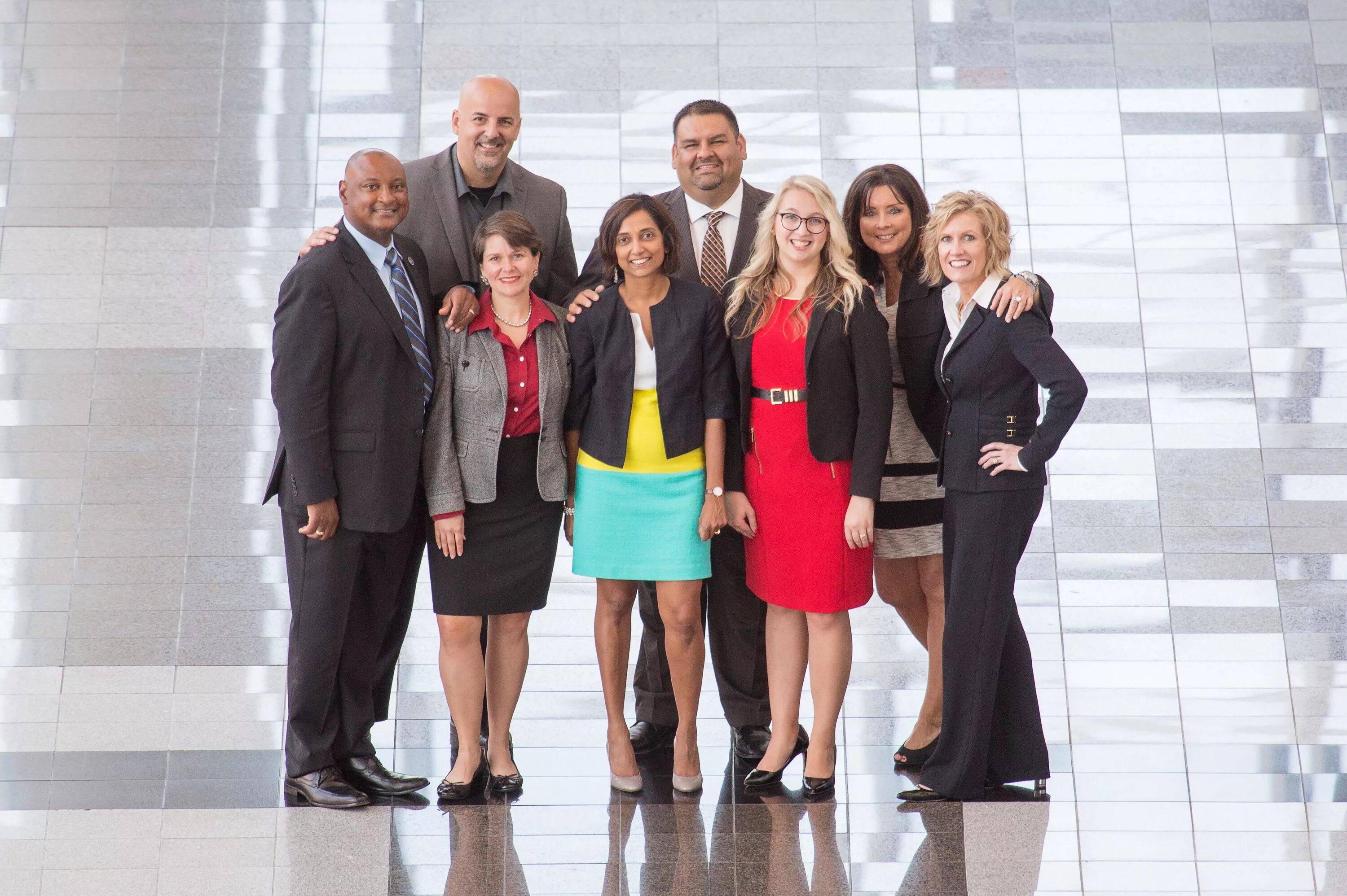 Groups conference. Встреча бизнесменов. Groups conference. Веб камера logitech group 960-001057. Совещание в офисе.