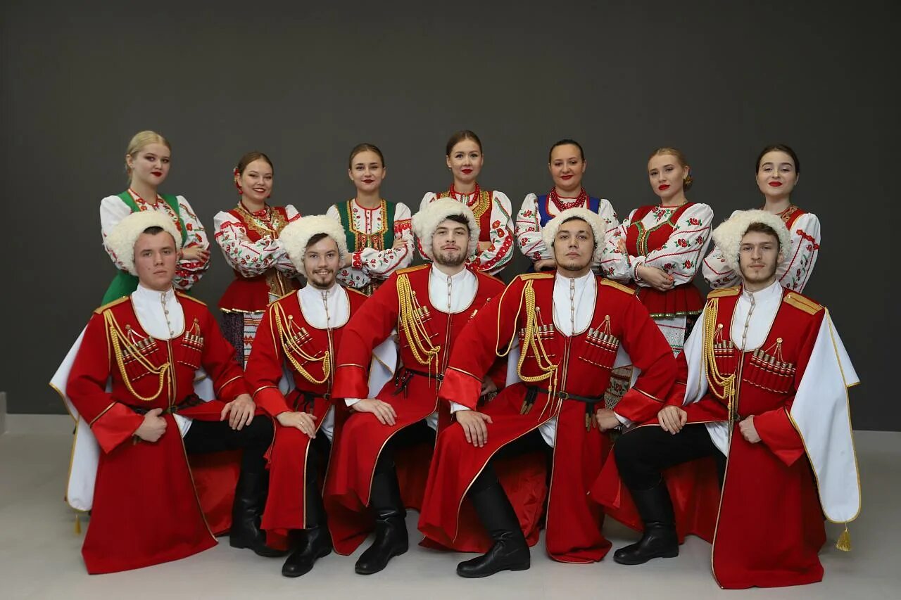 Ансамбль краснодаре. Народные ансамбли краснодар. народный фольклорный ансамбль. фольклорный коллектив кубань. ансамбль севера.