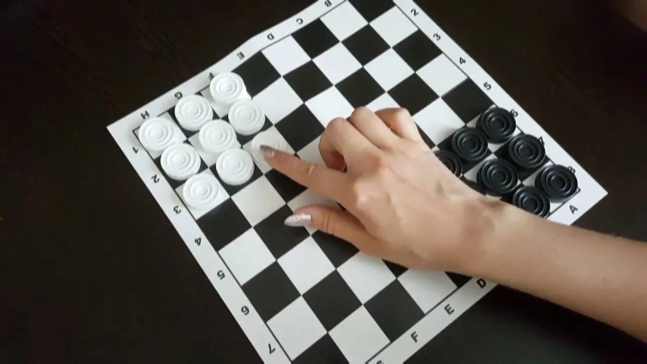 Уголки играть с разными людьми. Шашечная игра уголки. уголки - шашки. шашки углы. игры на шашечной доске.