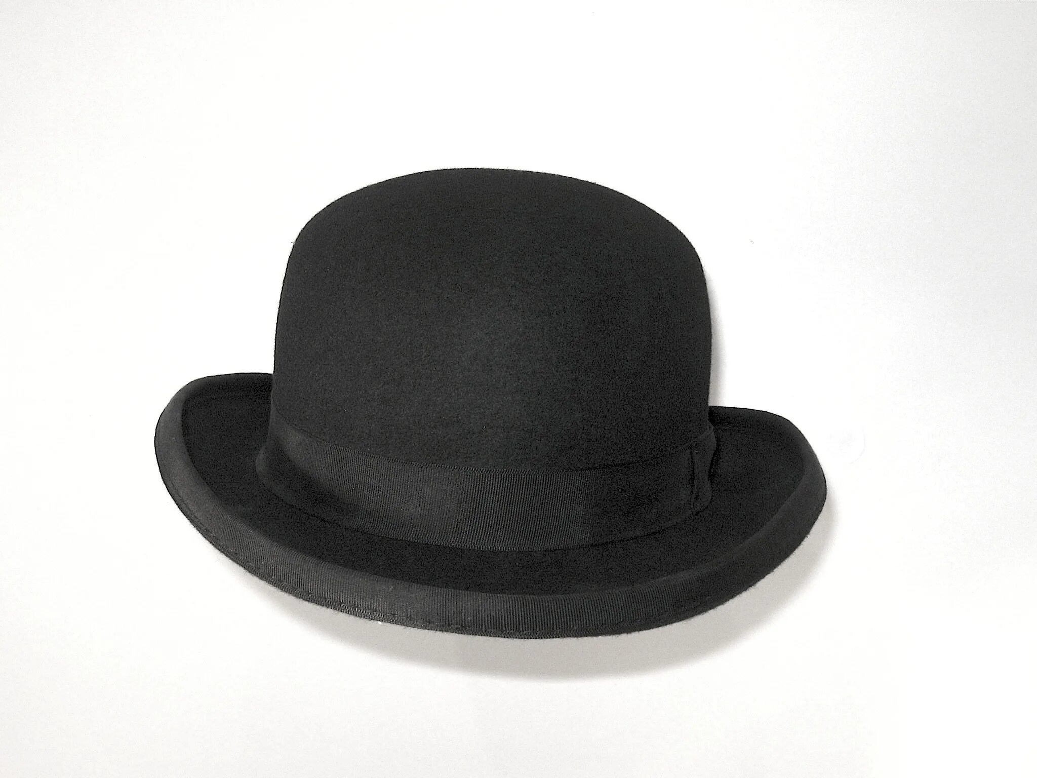 Шляпы европы. Шляпа котелок мужская 19 века. Котелок шляпа 19 век. Котелок Чарли. Европейская шляпа.