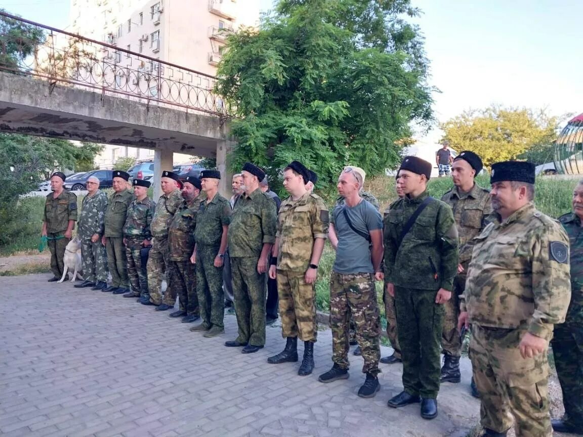 Команда матч. Сборы завершены. Сборы завершены. Сборы завершены. Первая футбольная команда коломна фото.