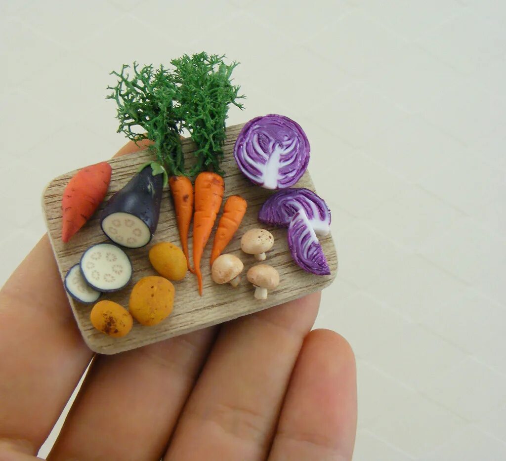 Миниатюрная еда из полимерной глины. Миниатюры еды из полимерной глины. Мини еда из полимерной глины фимо. Мини еда из полимерной глины. Кулинарная миниатюра из полимерной глины.