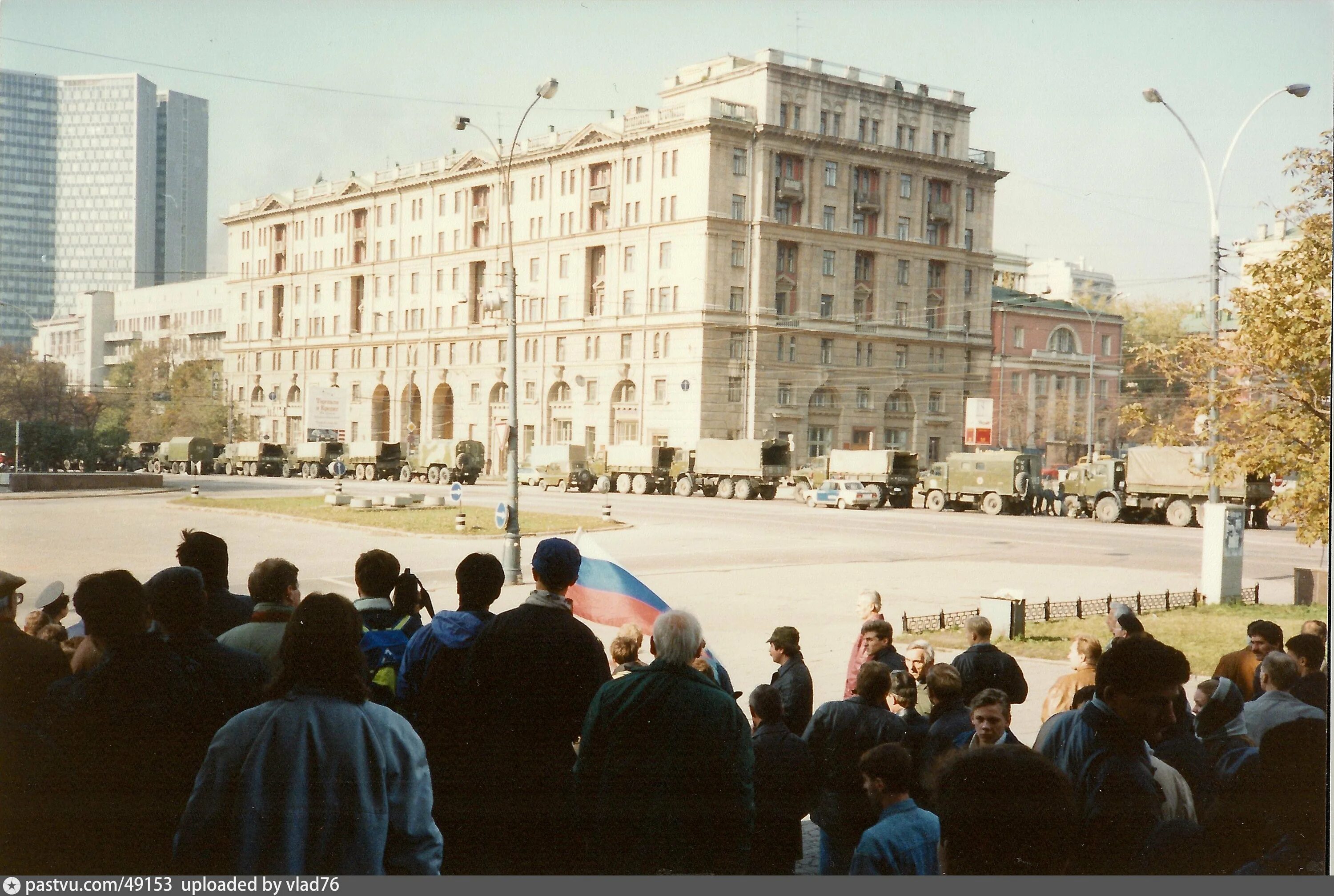 1994 год октябрь. Белый дом в Москве 1993. Путч в Москве 1993. Октябрьский путч 1993. Новый Арбат 1993.