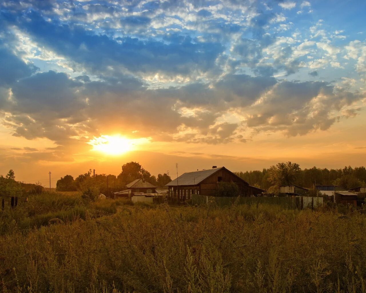 Песня над деревней. Птицы улетают. Гр деревенские девушки. Песня над деревней. Песня над деревней.