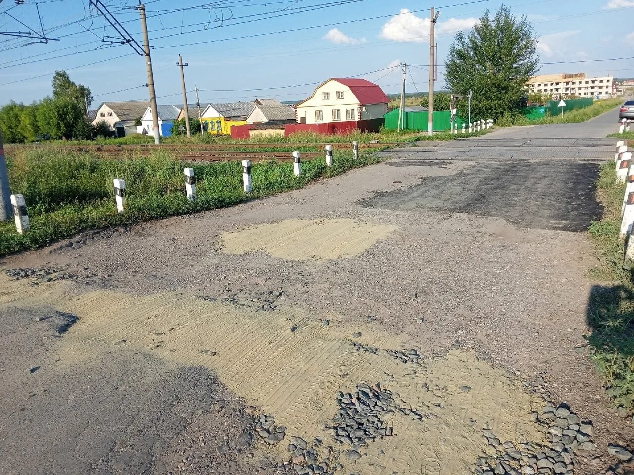 Ремонтное песчаный. Около дороги. Ж/Д переезд. Остров Пески Пенза.