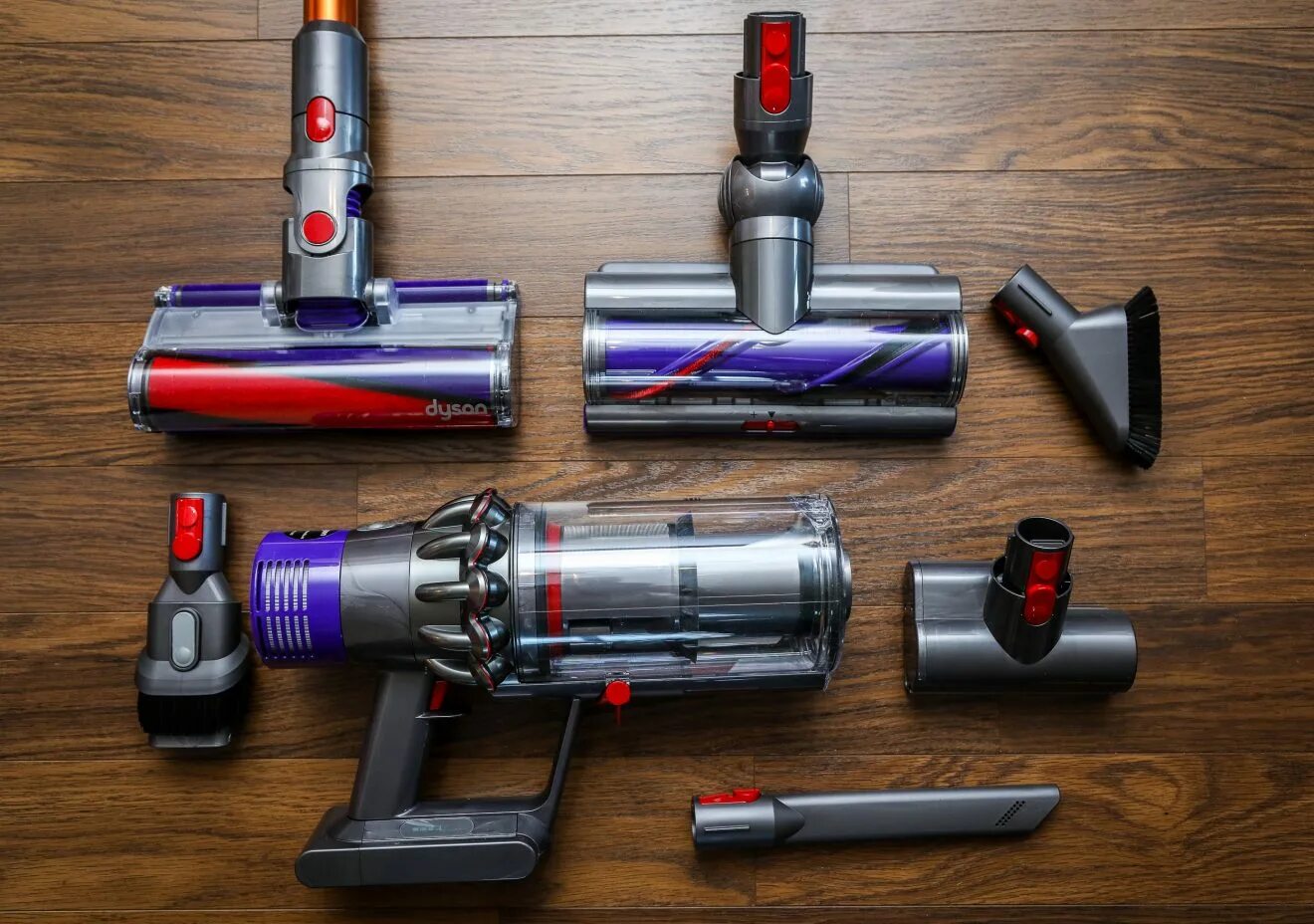 Dyson Cyclone v10 absolute. Дайсон v 10 комплектация. Dyson Cyclone v10 Extra. Dyson Cyclone v10 Motorhead. Absolute 10