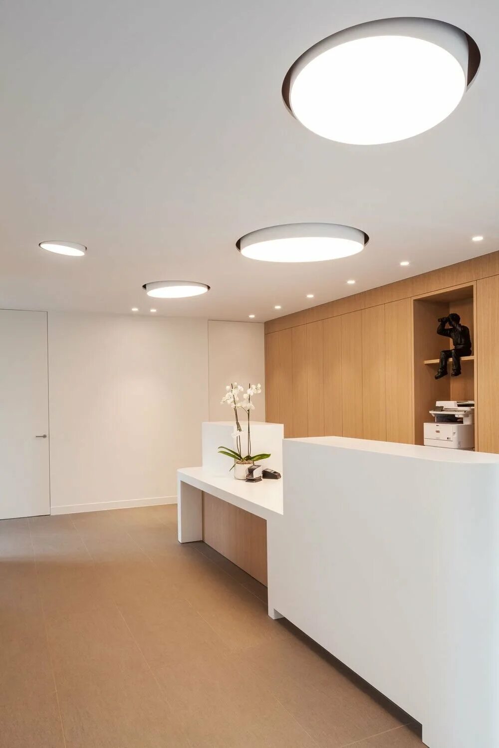 Потолок из гипсокартона с точечными светильниками. Точечные светильники для натяжных потолков. Светильники встроенные в потолок. Потолочные светильники для натяжных потолков. Dss003 6w 4200k / светильник встраиваемый dss003 3+3w 4200k.