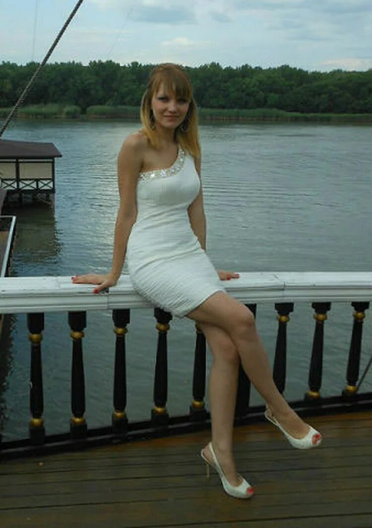 Шахты. Екатерина яшарова руденко азов. Одинокие женщины шахты. Девушки из шахт. Девушки из города шахты.