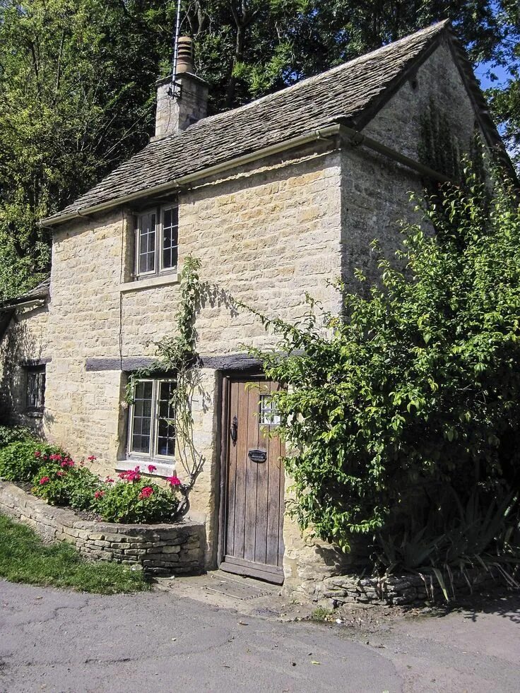 A thatched cottage in Nether Wallop, Hampshire Droomhuizen, Cottages, Mooie huiz