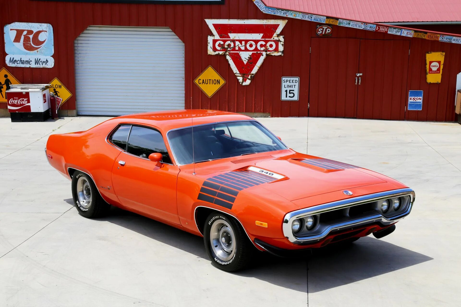 Плимут роад раннер 1972. Plymouth Roadrunner 1972. Plymouth Roadrunner GTX 1972. 1972 Plymouth Road Runner.