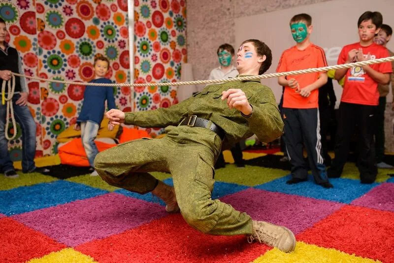 Милитари вечеринка для детей. Конкурсы на 23 на работе. Конкурсы на 23 февраля для корпоратива. Тематическая вечеринка на 23 февраля. Празднование 23 февраля в офисе.