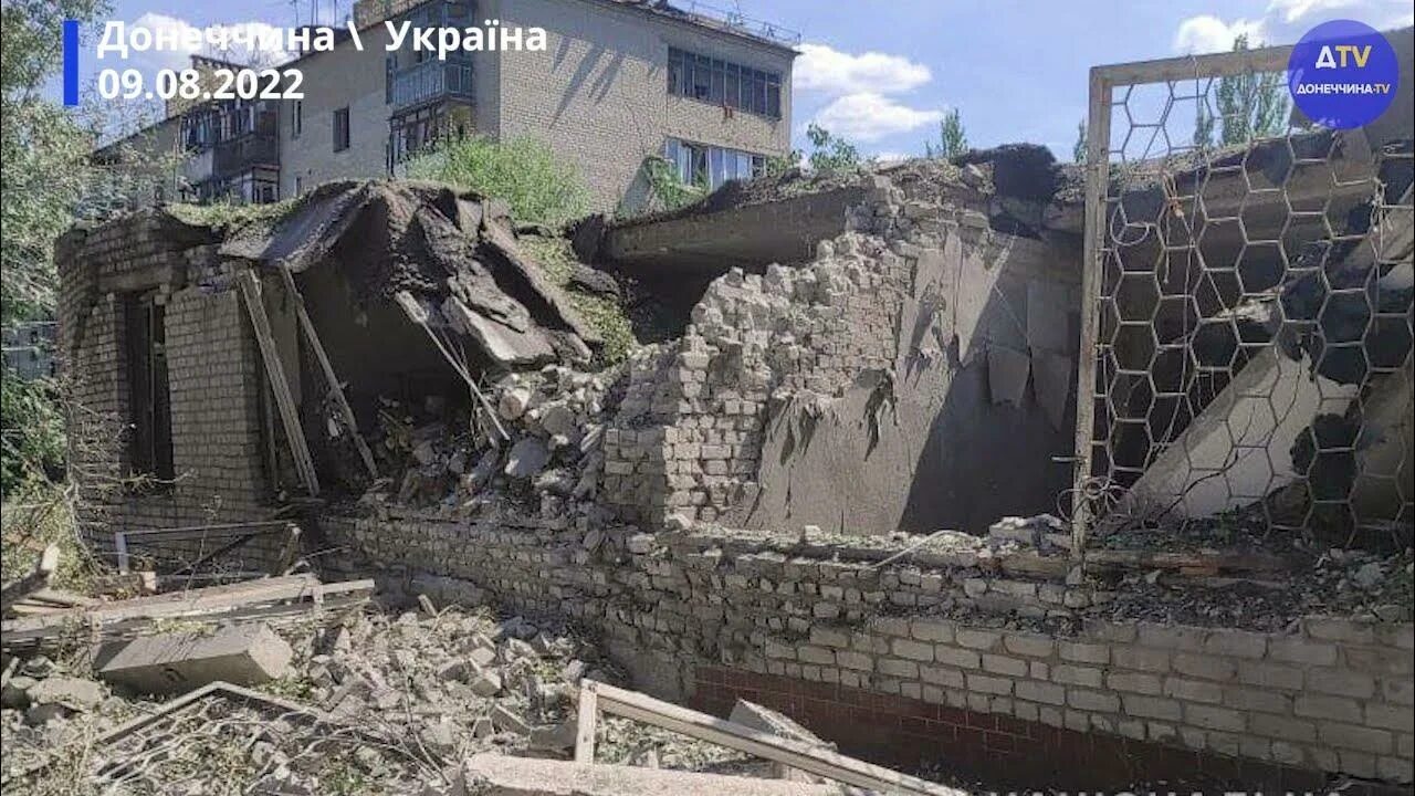 Авдеевка города донецкой области 2022 год. Школа 4 город дебальцево. Северодонецк лисичанск. Авдеевка донецкая область. Разрушенный дом.
