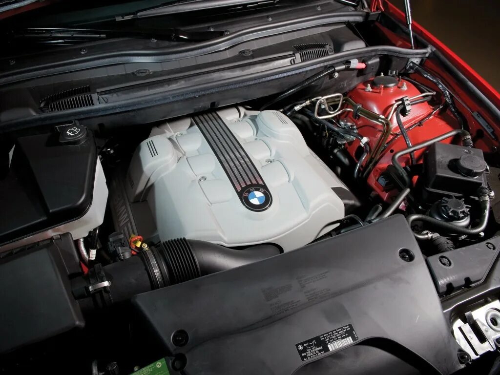 Подкапотное пространство бмв х5 е53. M54 bmw e46. 4 датчики. Двс е53. Bmw x5 e53 мотор.