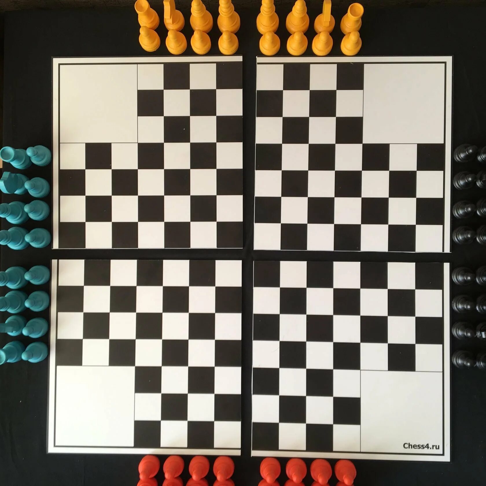 Четверные немецкие шахматы. Шахматы 4 на 4. Шахматы на 4 игрока. Четыре шахматы. Шахматы на 4 игрока.