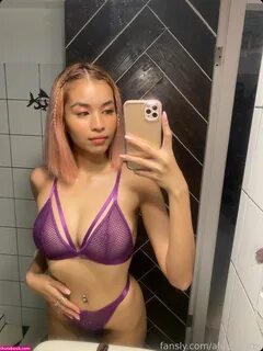 Nude Streamer. 