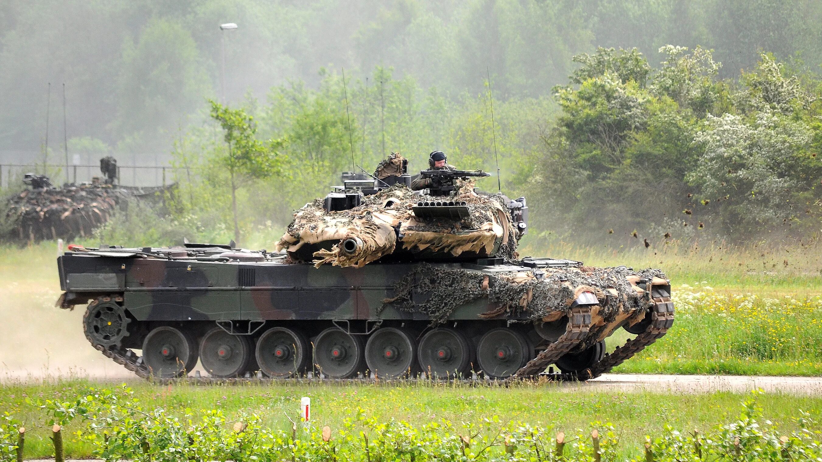 Leopard 2 a6. Леопард 2а7. танк leopard 2a6. танки leopard 2a6. танк leopard 2a6 португалия.