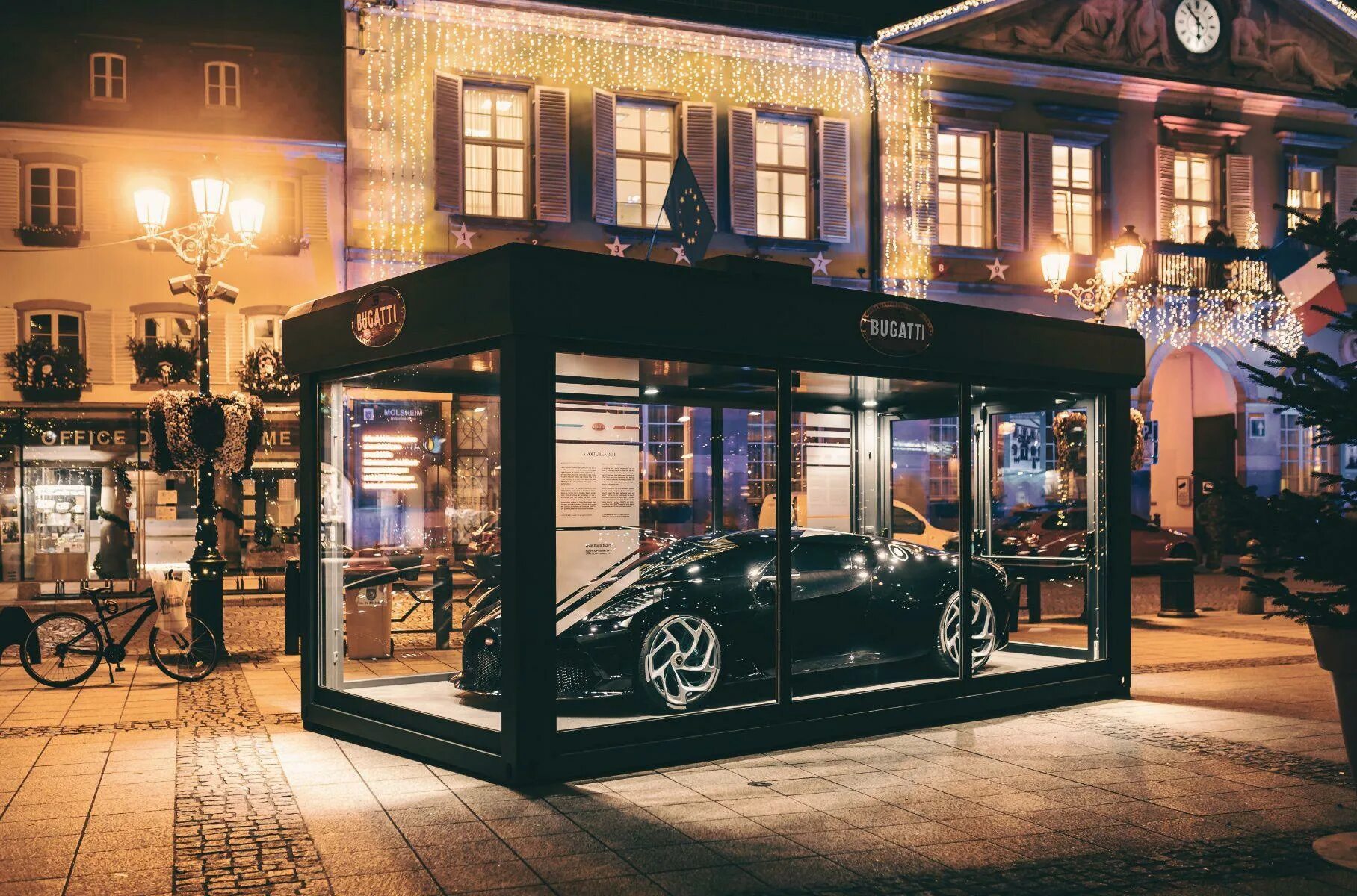 Bugatti la noire. Бугатти Ноир. Бугатти ля Нуар. Бугатти ла воитур Ноир салон. Бугатти Bugatti la voiture noire.