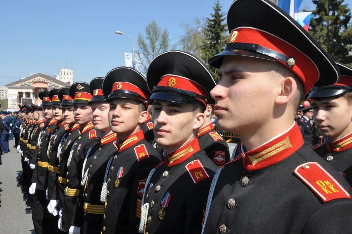 СВУ Суворовское военное училище. Курсанты Московского Суворовского военного училища. Курсанты Суворовского училища. Суворовское училище Киев. Солдаты сву