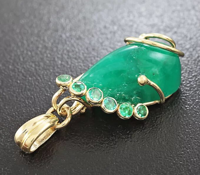 Кольцо дорожка с изумрудами. Изумруд 16. Кольцо с изумрудами 713121ю 64739. Изумруд 16. Золотое кольцо с изумрудом поикруну.