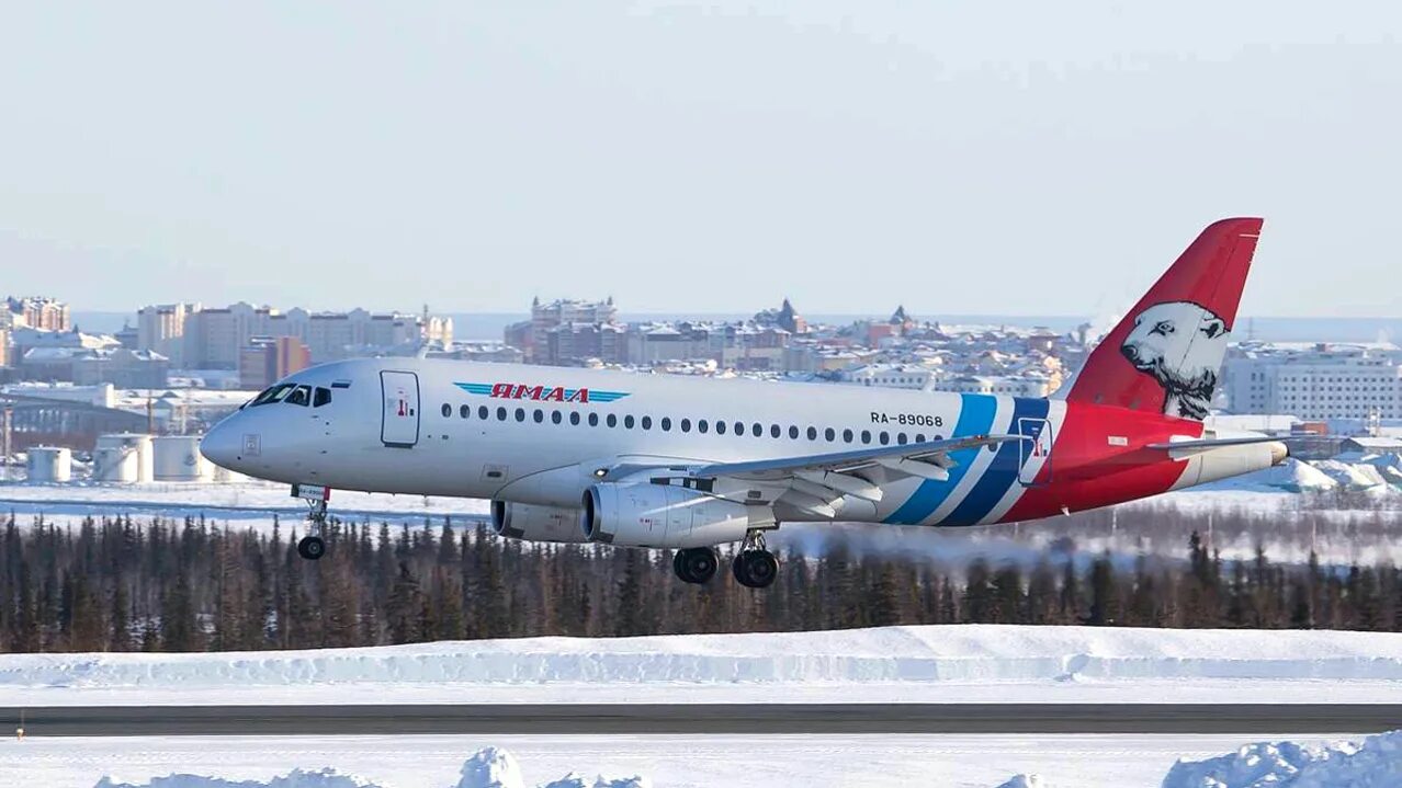 Авиа салехард санкт петербург. Airbus a320 ямал. Ред вингс ямал. Суперджет ямал. Салехард санкт петербург ямал.