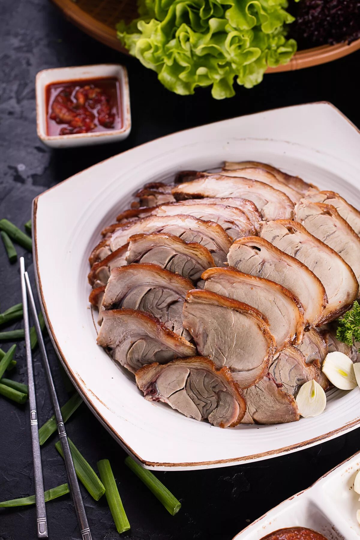 Чокпаль. Чокбалькорейское блюдо. Корейская еда чокпаль. Чокпаль свиная рулька. Чокпаль еда.