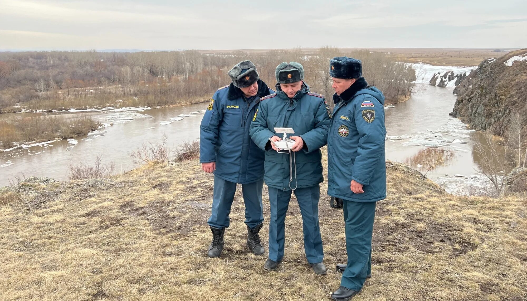 Паводок 2024 алтайском крае. Паводок Алтайский край. Паводок в Алтайском крае в 2022. Половодье на Алтае 2022. Алтайский спасатель.