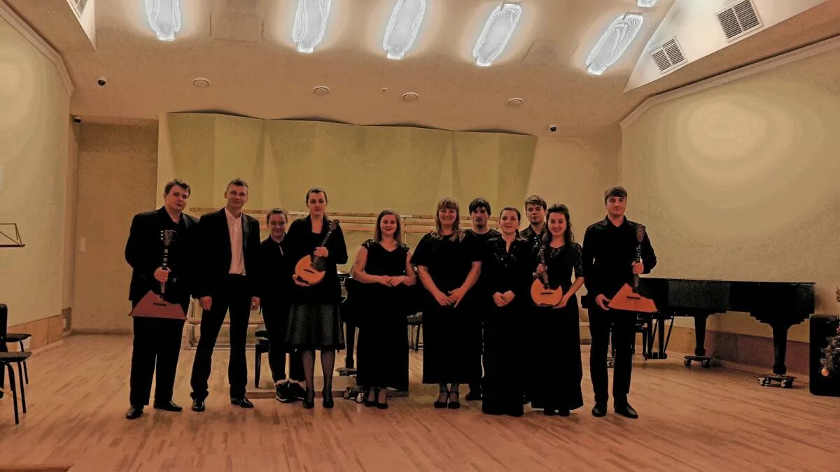 Училище ипполитова иванова. Дши молодежный томск. Урок в музыкальной школе. Каминская елена а преподаватель фортепиано. Музыкально педагогическое образование.