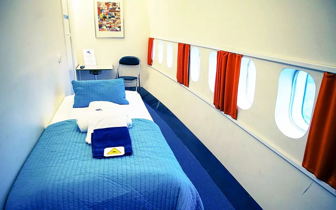 Jumbo hostel стокгольм. Хостел stf jumbo stay stockholm. Jumbo hostel стокгольм. Самолет стокгольм. Jumbo hostel стокгольм.