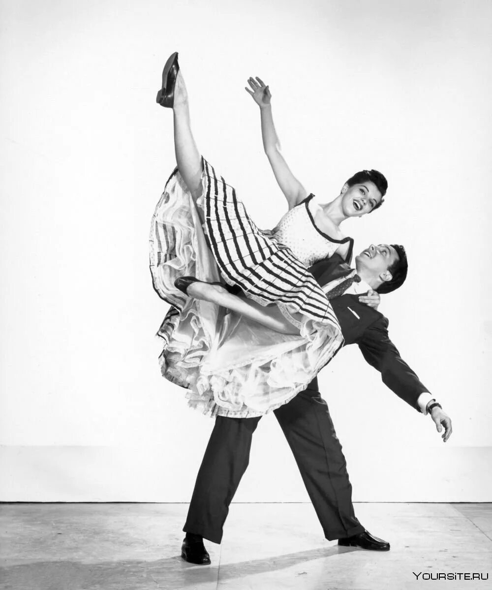 Рок н ролл пожилые. Рок н ролл сша 1950. Стиляги в ссср 50-е. Швейцарский хореограф рене сагарра. Стиляги твист 60е ссср.