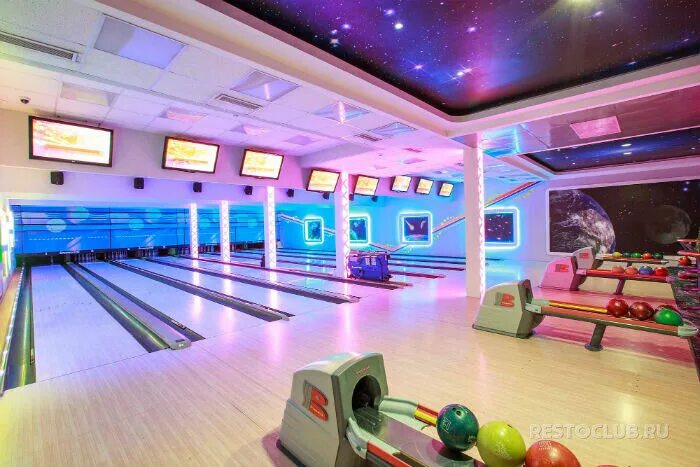 спортзал в космосе. развлекательный комплекс космос химки. космос химки. космос боулинг химки. ссср ленинский проспект 158.