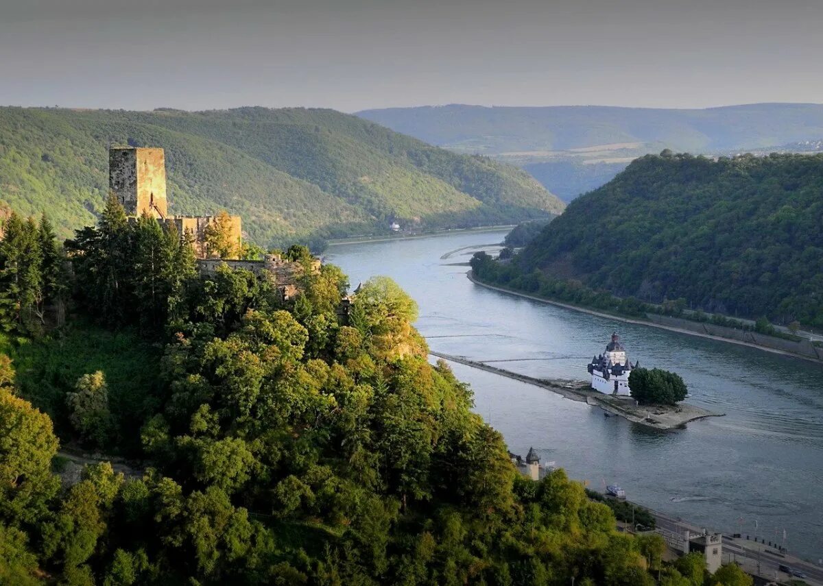 Как называется река германии. Гессен река Рейн. Долина среднего Рейна Германия. Долина реки Рейн Германия. Мозель Рейн Дунай.