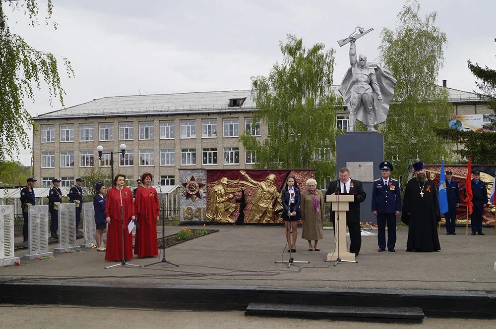 храм в базарном сызгане. военная часть базарный сызган ульяновская область. храм дмитрия солунского базарный сызган. храм в базарном сызгане. церковь дмитрия солунского в базарный сызган интерьер.