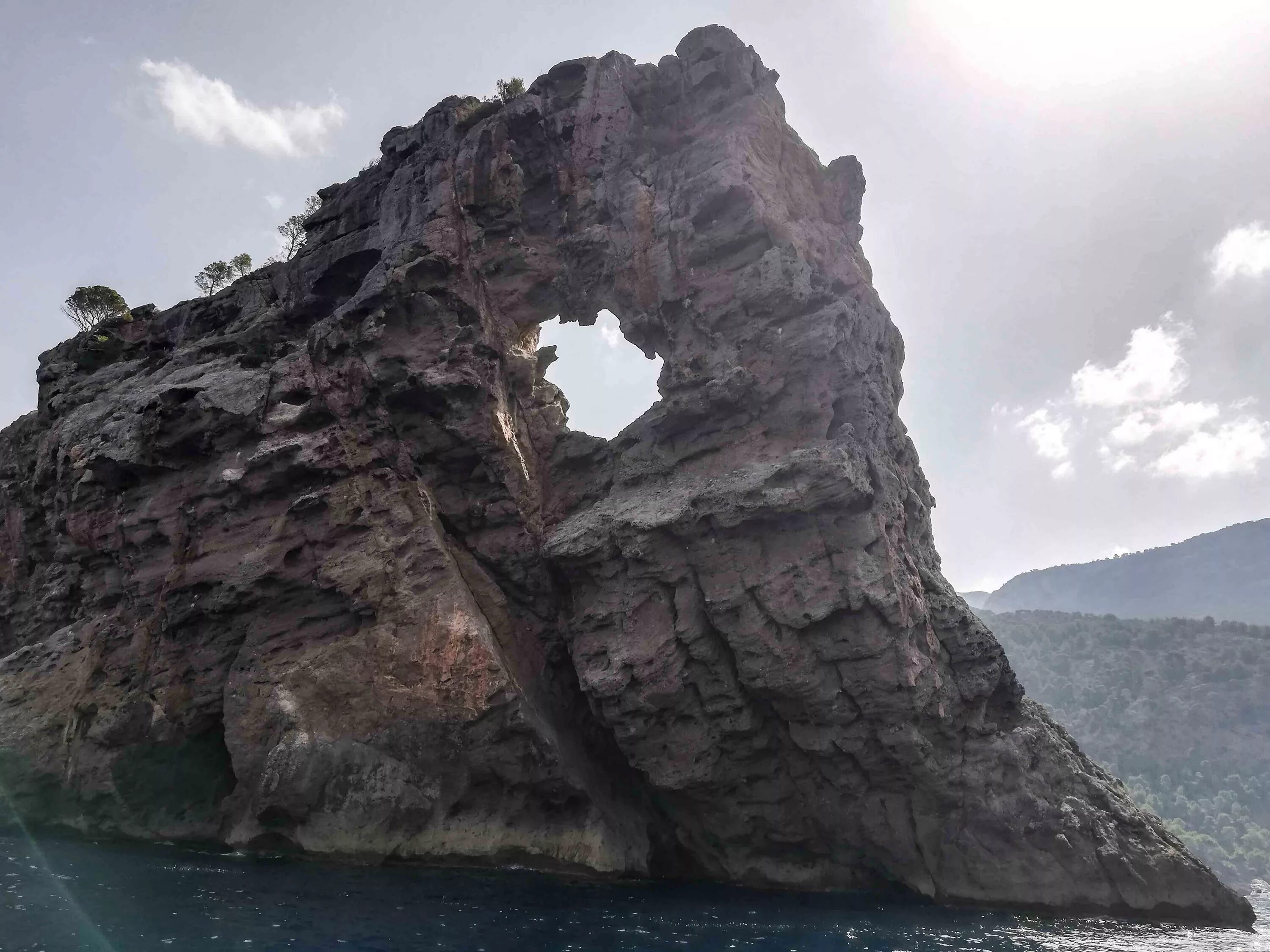 Скала с дыркой в крыму. Скала s. Рок скала джонсон. Скала s. Дуэйн джонсон 2015.