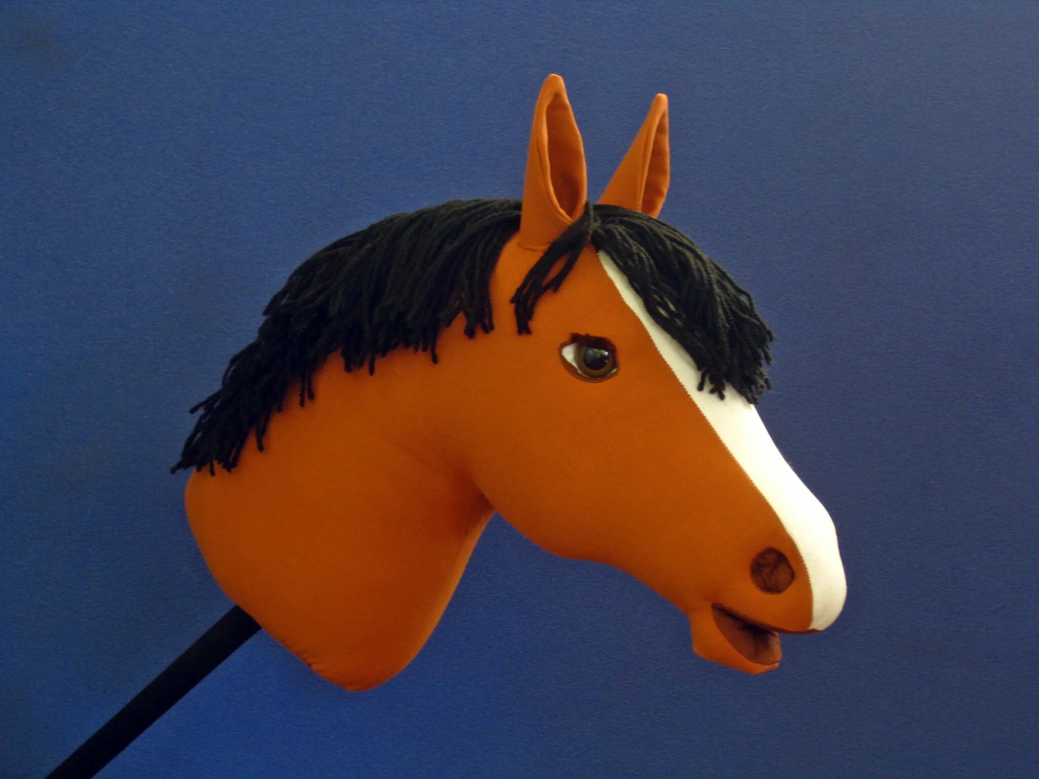 Палка с головой лошади как называется. Голова лошадки. Голова игрушечной лошади. Голова лошади игрушка. Голова лошадки на палочке.