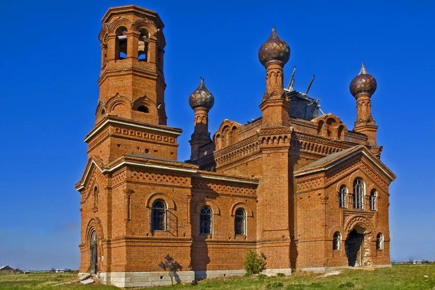 Погода мостовское варгашинского курганской области. Церковь деревня Саломатное Варгашинский район. Саломатное Курганская область Церковь. Саломатное Варгашинский район Курганской области. Церковь Троицы Живоначальной с.Утевка.