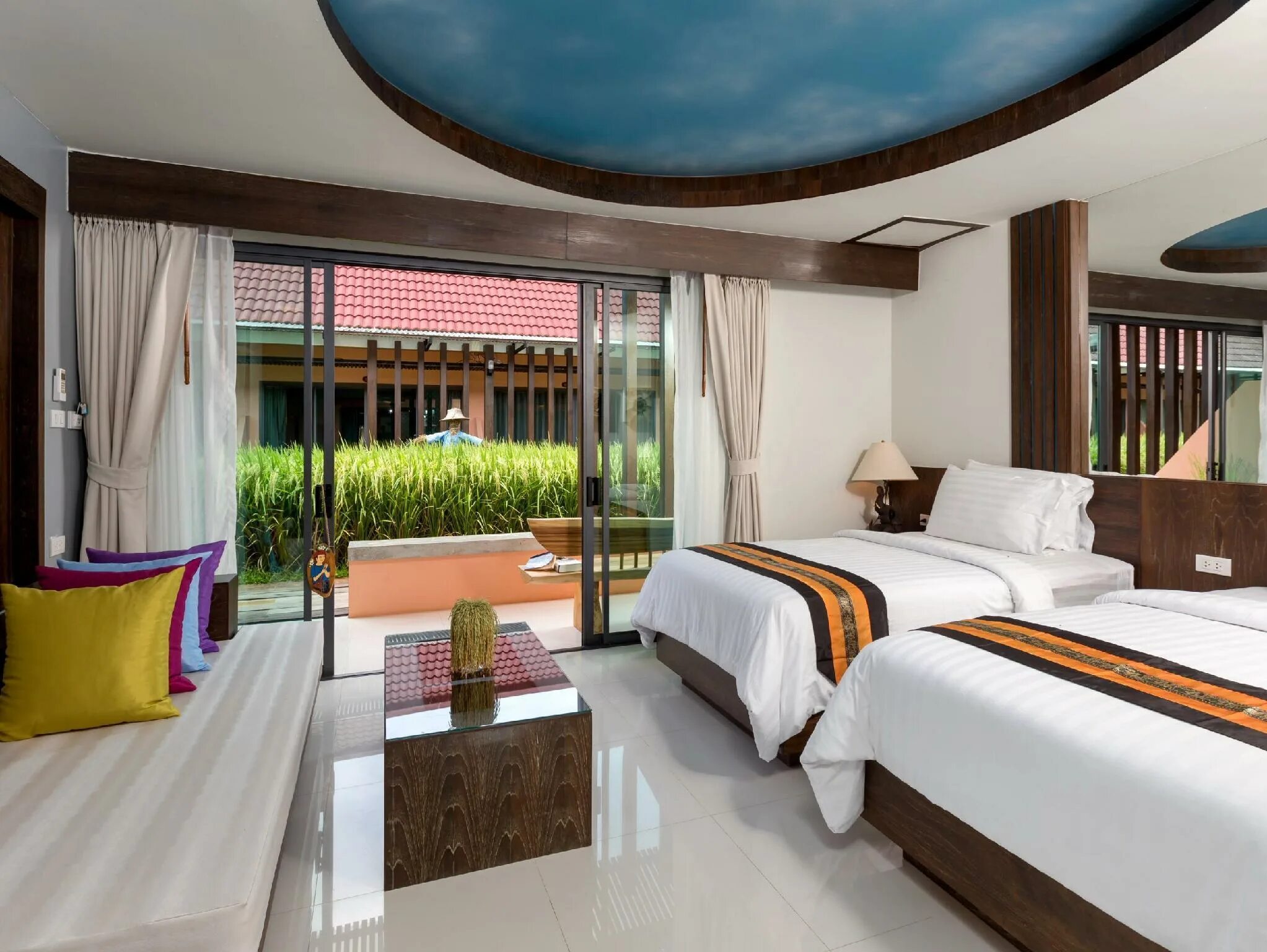 Mandarava resort & spa 4*. Хорошие отели пхукета 4. Секрет клифф резорт пхукет. Марриотт пхукет пляж. Отель карон бич резорт.
