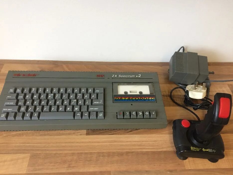 Компания спектрум. ZX Spectrum 128. Sinclair ZX Spectrum 128k. Компьютер ZX Spectrum 128k. Spectrum ZX 128 джойстик.