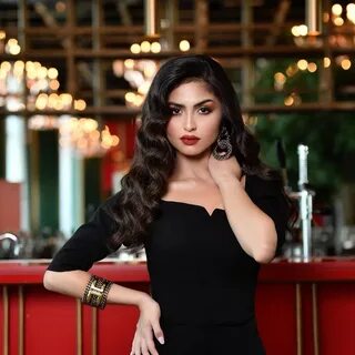 أحدث اطلالة لحلا الترك خلال افتتاح فيلم "سكر" 