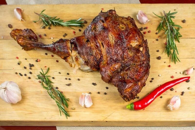 Баранья нога в тандыре. Запеченная баранина в тандыре. Баранья лопатка в тандыре. Баранья лопатка в тандыре. Баранья нога в тандыре.