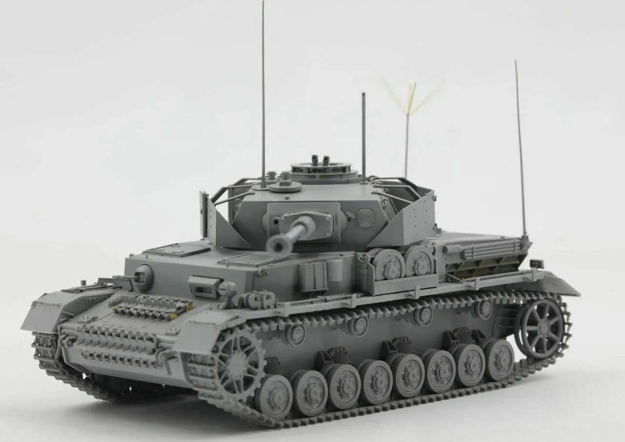 Pz kpfw 4 ausf f1. Pzkpfw iv танк. Танк pz. Сборные модели border. Beob.