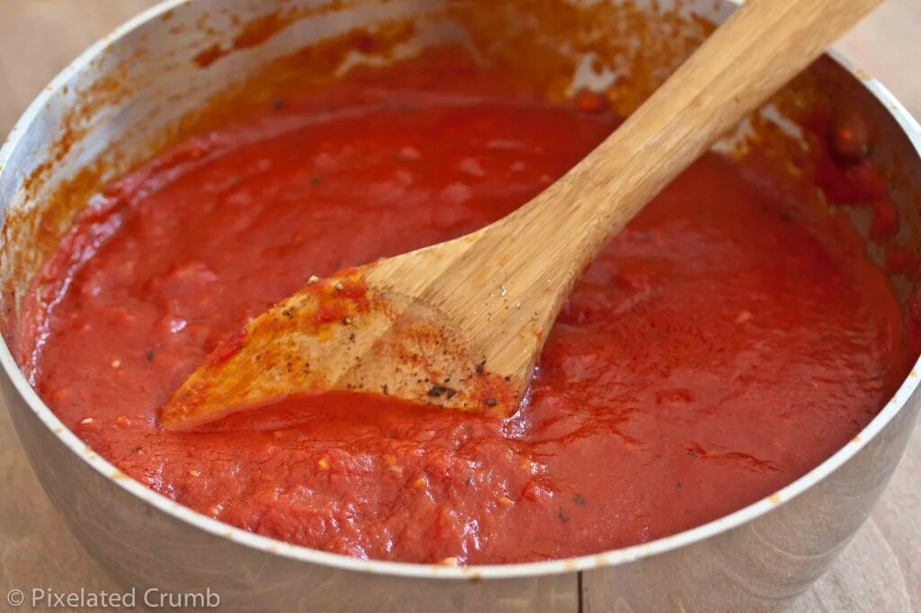 Соус красный основной. Томатный соус. Приготовление красного соуса. Приготовление томатного соуса.