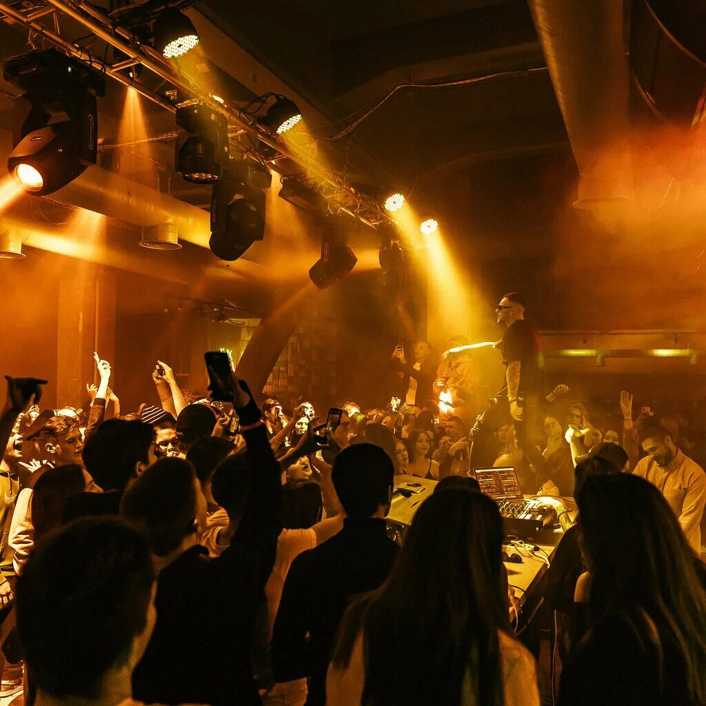 Анима клуб на менделеевской. Анима клуб на менделеевской. Anima клуб. Kultura клуб. Клуб бар молодежь на менделеевской.