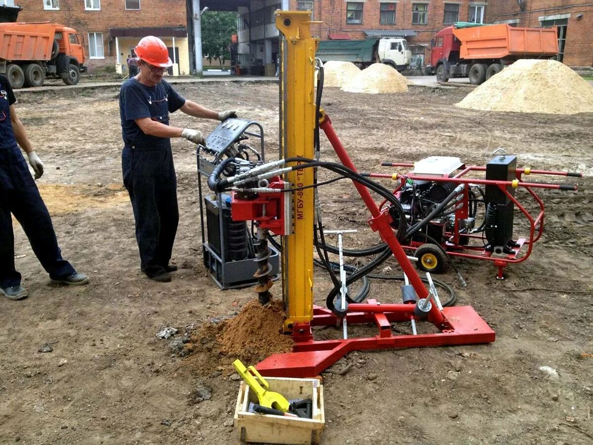 Буровой станок амурец-350. Буровые установки спб. Буровой станок сбу-100. Мгбу махиндра. Сбр 160 буровой станок.