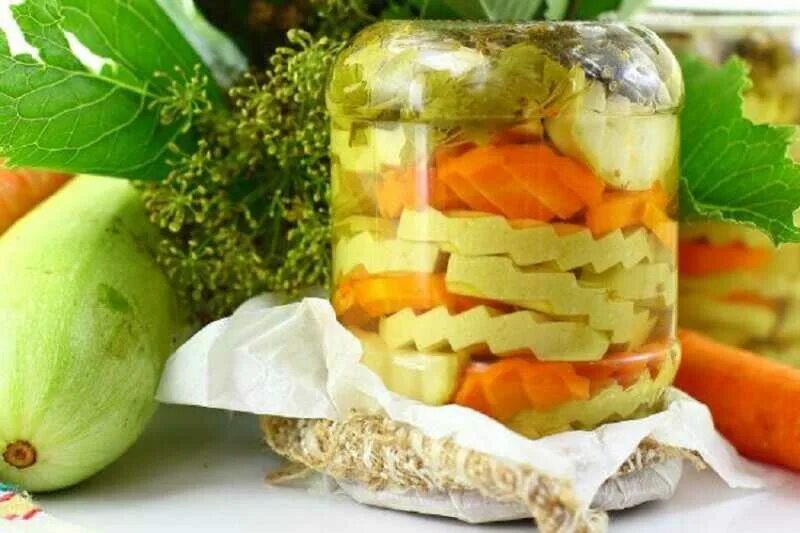 Маринованные кабачки. Цукини маринованные на зиму. Консервирование кабачков. Консервирование кабачков на зиму. Кабачки консервированные по болгарски.