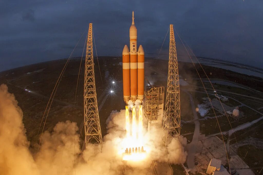 Delta iv heavy. Дельта 4 хеви. Ракета Дельта 4 хеви. Ракетоноситель Дельта 4. Дельта 4 ракета Ореон.