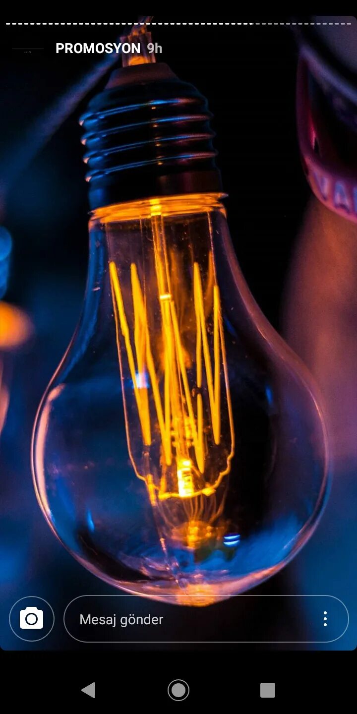 Очень яркая лампочка. Красивые лампочки. Лампочка. Электрическое освещение. Лампочка.