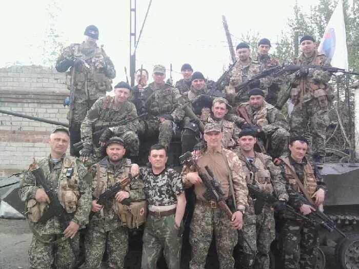 Игорь николаевич безлер. Фото гражданская оборона лнр. Народное ополчение донбасса 2014. Амазонки горловка. Ольхон командир роты спн новороссии без балаклавы.